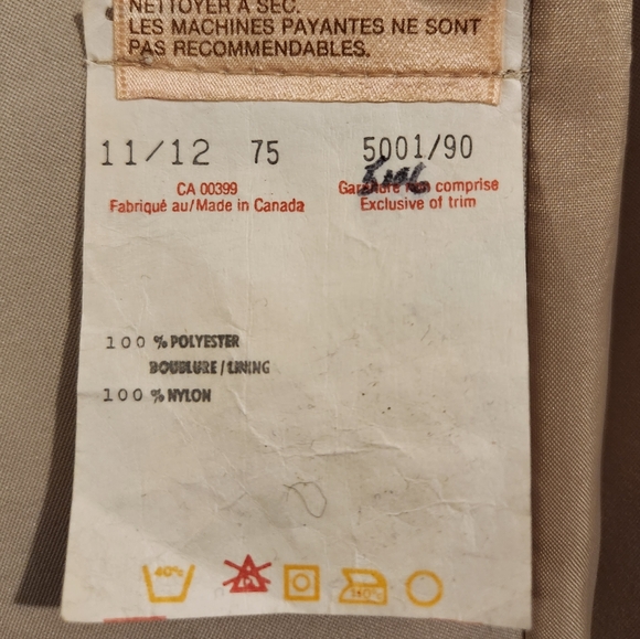 Beautiful Tailored Vintage White Trench Coat with Black Trim at Collar/Pocket - Picture 13 of 14